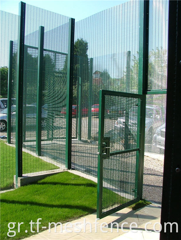 anti_climb_powder_coated_mesh_gate